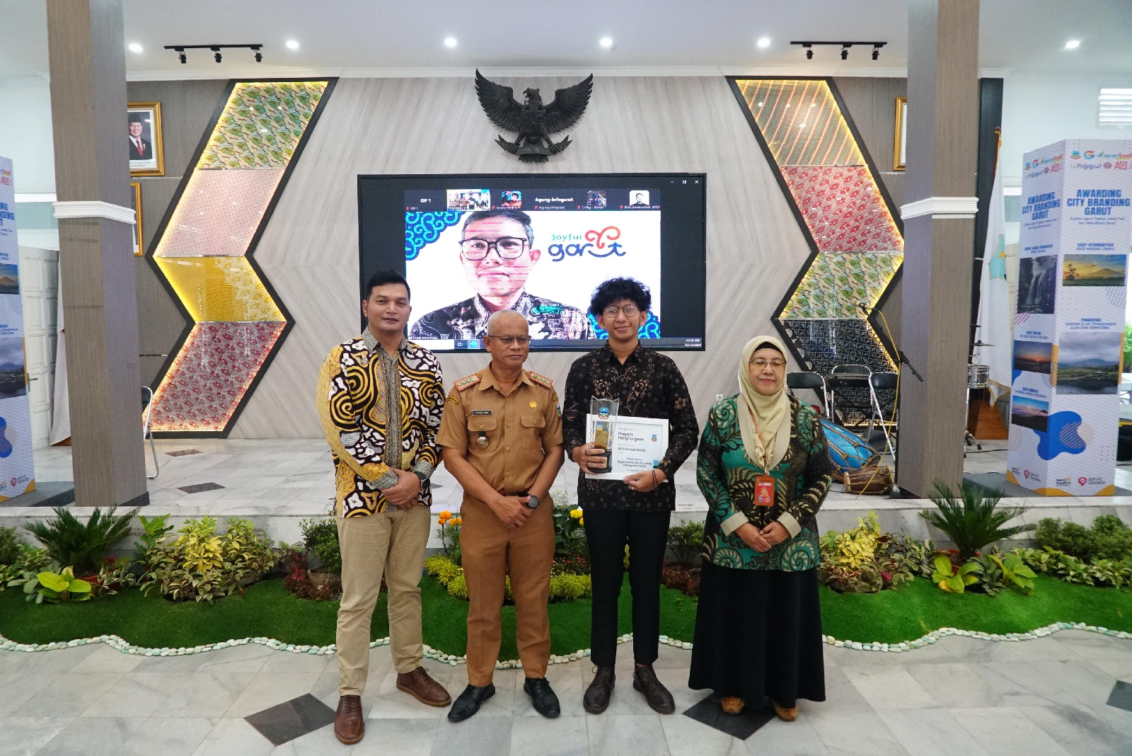 Penghargaan City Branding Kabupaten Garut yang berlangsung di Gedung Pendopo, Kecamatan Garut Kota, Kabupaten Garut