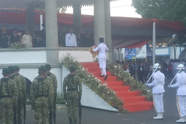 Nasionalisme Anggota DPRD Garut Dipertanyakan ??? : Upacara Penurunan Bendera Tanpa Kehadiran Anggota Dewan