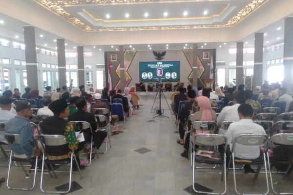 Bupati Garut Buka Seminar Nasional : ” Seminar Pengusulan Prof. KH. Anwar Musadad Sebagai Pahlawan Nasional”